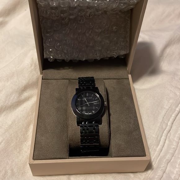 Burberry watch - Picture 4 of 4